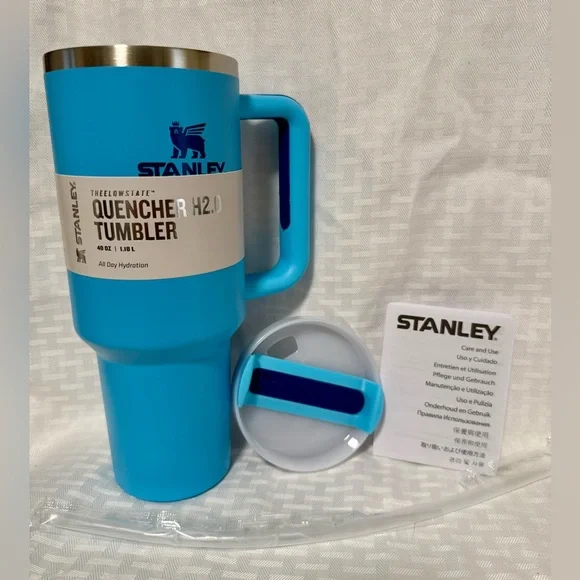 Stanley Quencher H2.O Tumbler - Sky Blue with White Lid - Picture 3 of 4